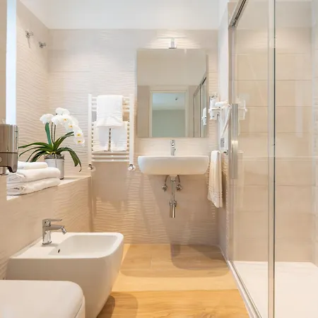 Six Luxury Guest house